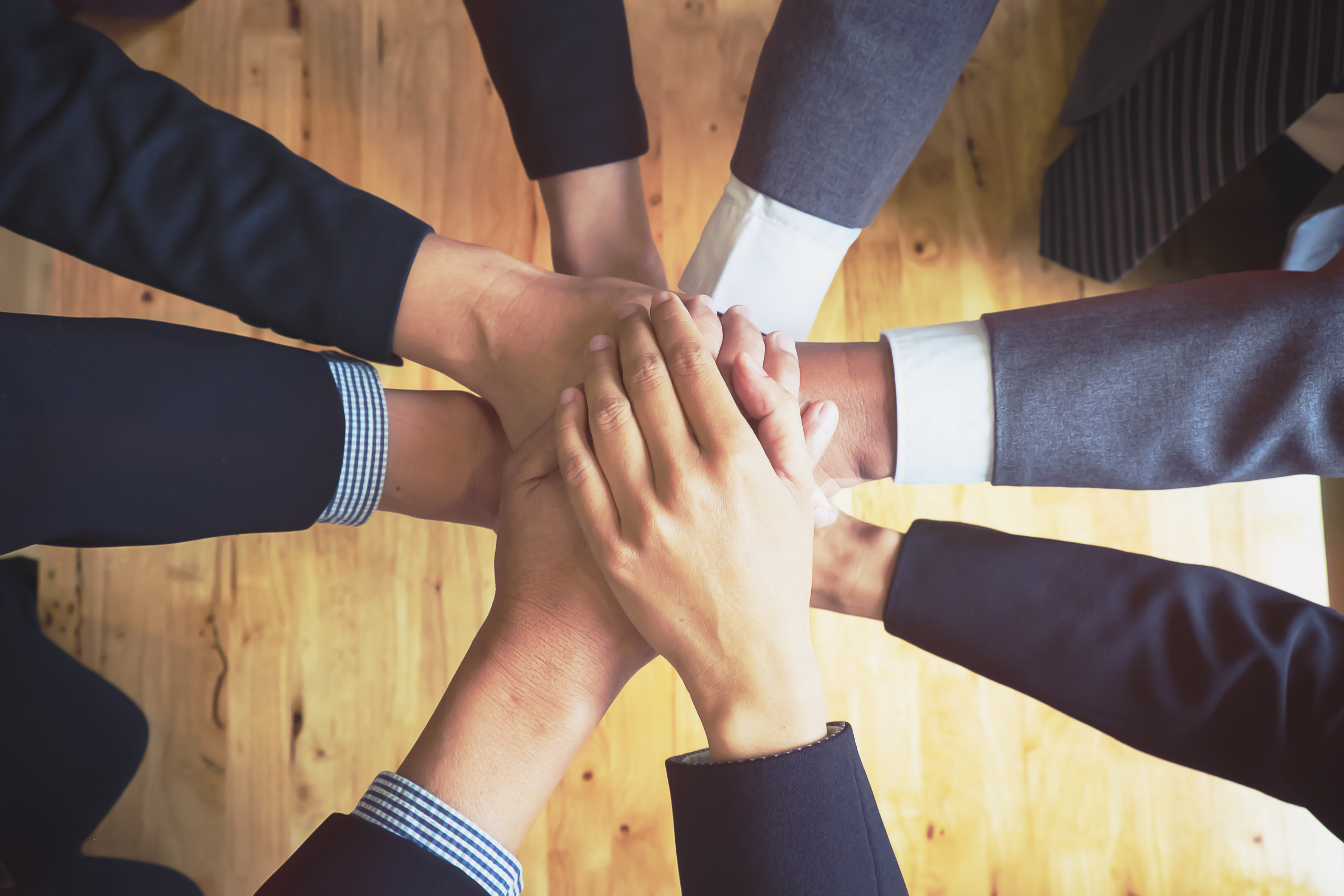 Guide to Finding and Joining Expat Groups in Your New City